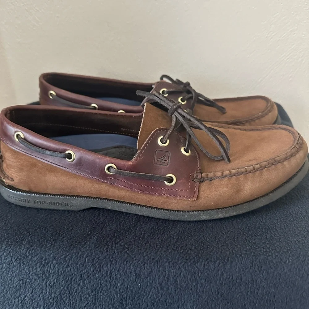 Sperry Authentic 2-Eye Boat Shoe Brown Buck Leather